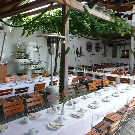 فندق Stempfle's Landgasthaus Zum Kreuz Unterschneidheim