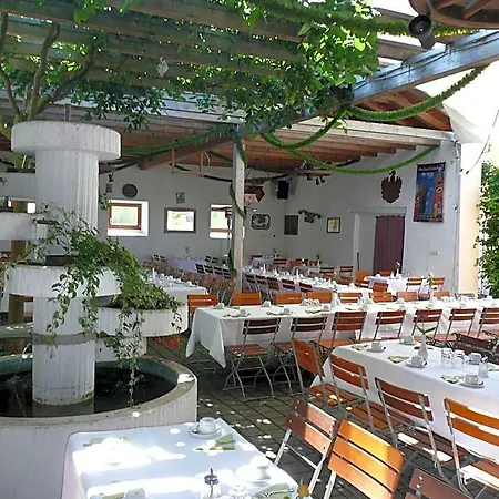 Landgasthaus Zum Kreuz Hotel Unterschneidheim